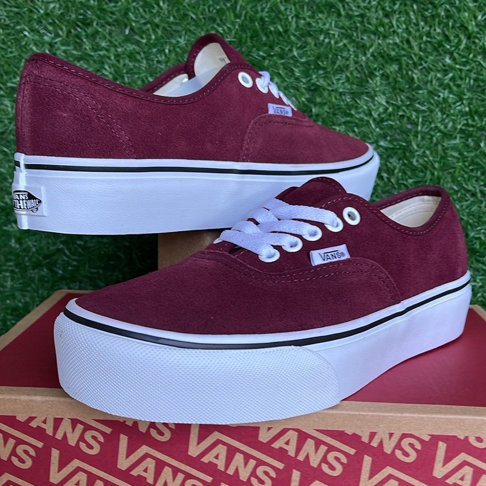 Vans WMNS Authentic Platfor
(Suede) Port Royale/True
VN0ARAVRJNR PlatformS - Picture 6 of 16